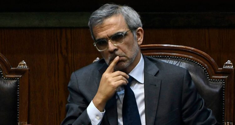 Ministro Cordero compromete ampliación y nuevos cárceles para evitar crisis de sobrepoblación penal
