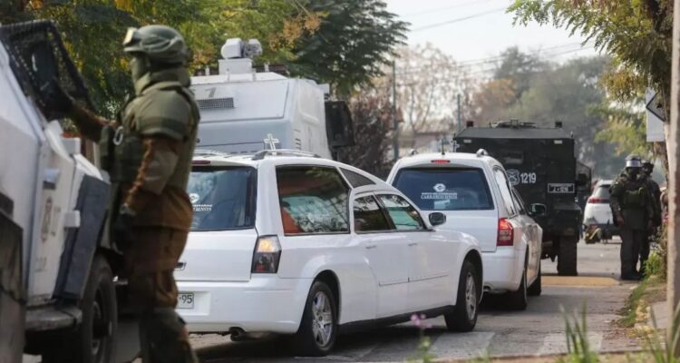 Avanza proyecto que regula los narco funerales: limita lugares y reduce inhumación de 48 a 24 horas