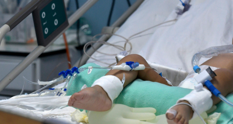 Niña de 1 año resulta intoxicada con cocaína en Buin: papás quedaron en prisión preventiva