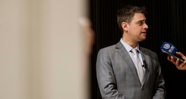 “No nos intimidan”: Diputado Manouchehri acusa amenazas “en off” por ser querellante en Caso Audios