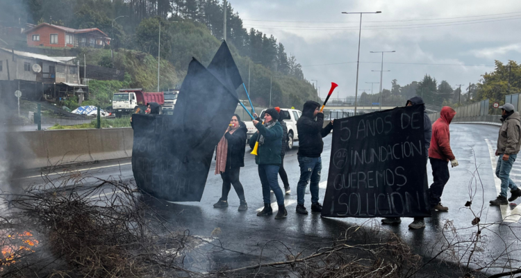 Vecinos de sector Santa Rita en Concepción acusan problemas de conectividad tras fuertes lluvias