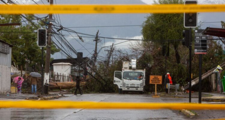 Los estragos de un sistema frontal en retirada: 20 mil clientes sin suministro eléctrico en el Bío Bío