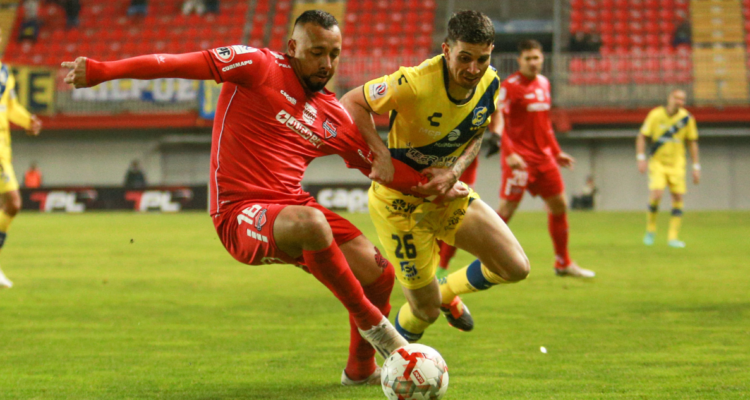 Ñublense rescata empate ante Everton: chillanejos jugaron con uno menos todo el segundo tiempo