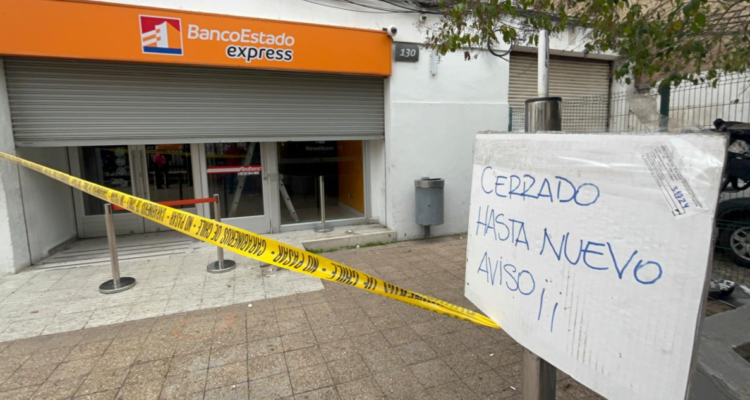 Carabineros investiga segundo millonario robo en otra sucursal del BancoEstado en Maipú
