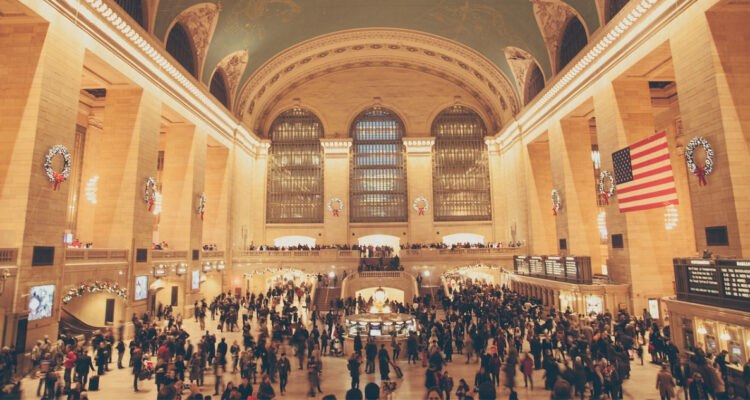 Desempleo sube por segundo mes consecutivo en EEUU: dato es el más alto desde octubre de 2021