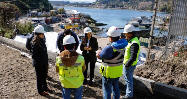 Obras de reparación por socavón en avenida Chinquihue de Puerto Montt