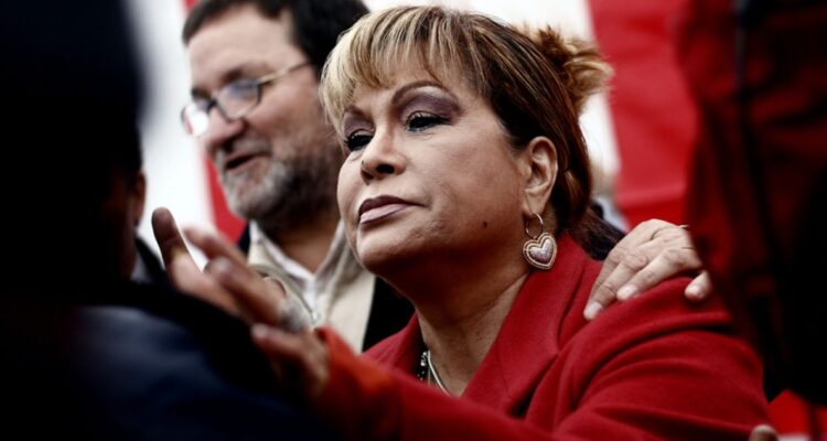 Palmenia Pizarro se retira de los escenarios tras 62 años a causa de una “artrosis severa”