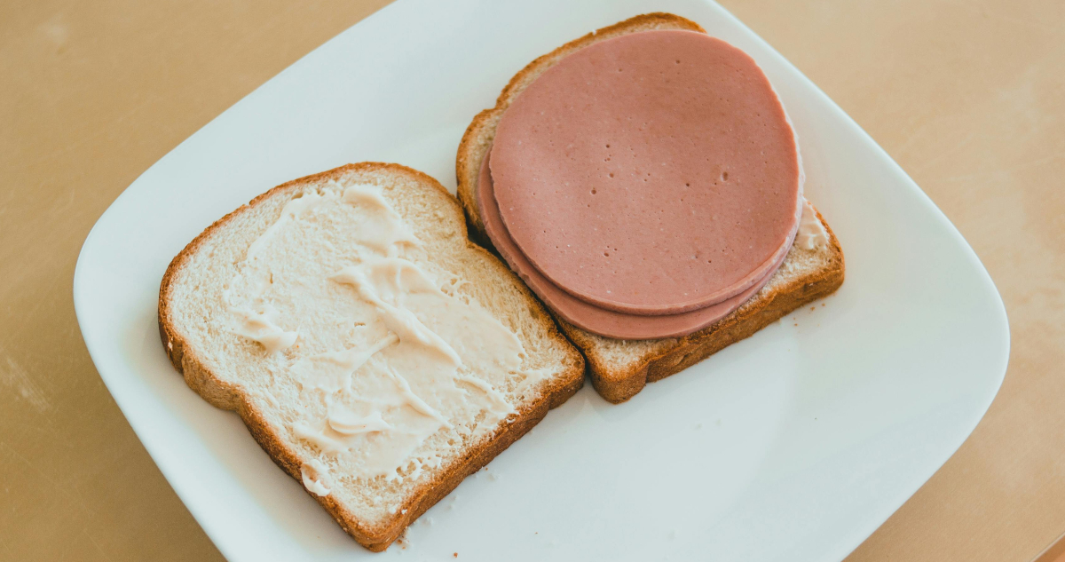 La peligrosa razón por la que no deberías comer dos láminas de jamón al día
