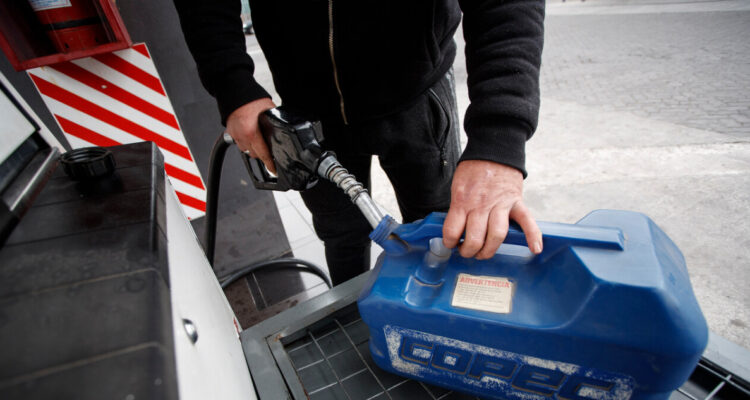 A ajustar el presupuesto: la parafina tendrá aumento de sus precios según informa la Enap