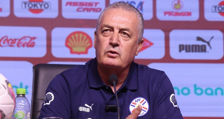 Gustavo Alfaro es el nuevo DT de Paraguay en las Eliminatorias.