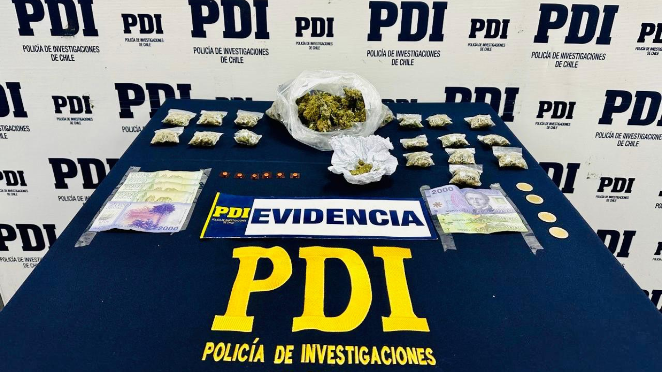 Imagen de la incautación realizada por la PDI en un sector céntrico de Arica.
