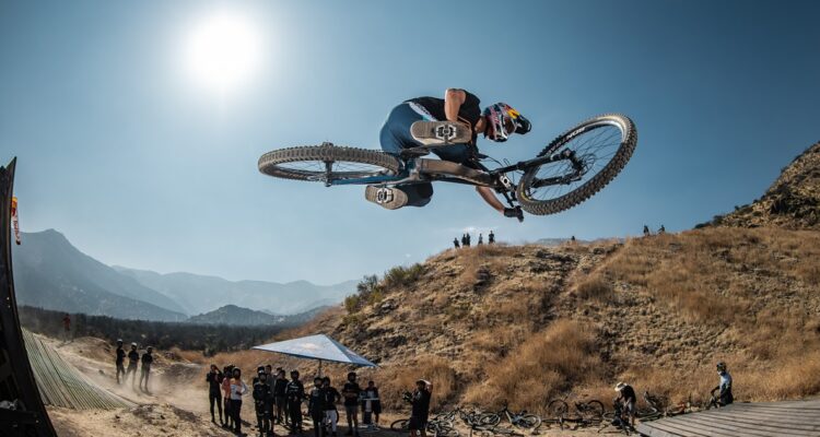 Pedro Burns lidera el Tour Nacional de Descenso.