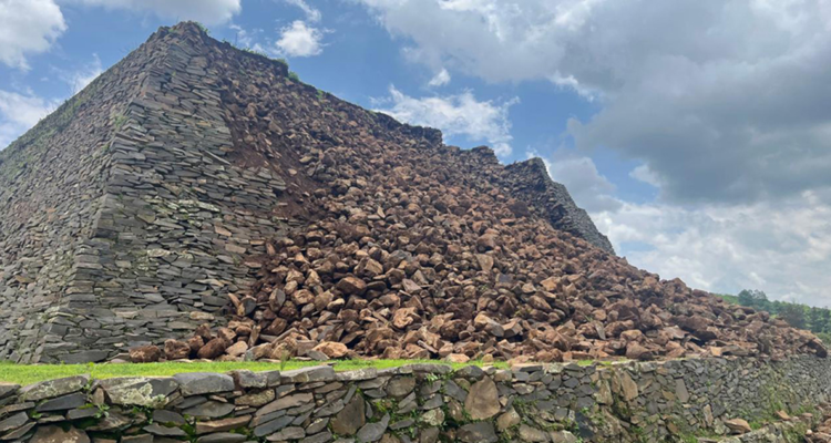 Las intensas lluvias en el .estado mexicano de Michoacán causaron el colapso de una pirámide prehispánica de más de mil años