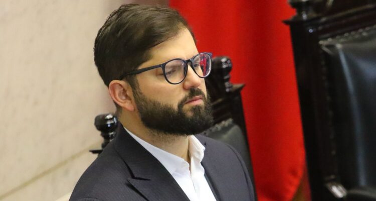 Cámara aprueba solicitar a Boric que retire beneficio a “falsos exonerados” y así mejorar la PGU