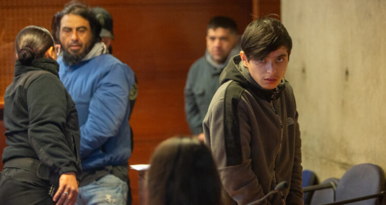 En prisión preventiva quedan acusados por homicidio de adolescente en La Pintana