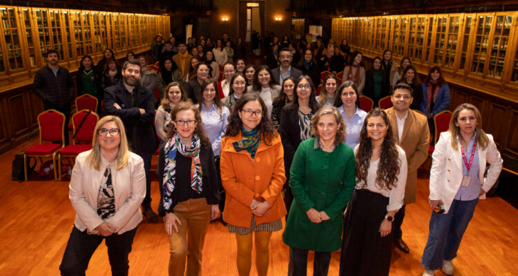 Programa parental de Fundación CMPC aumentó competencias formativas de padres, madres y cuidadores