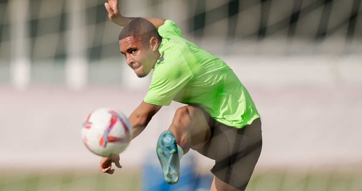 Vitor Roque se sumó al Real Betis de Manuel Pellegrini.
