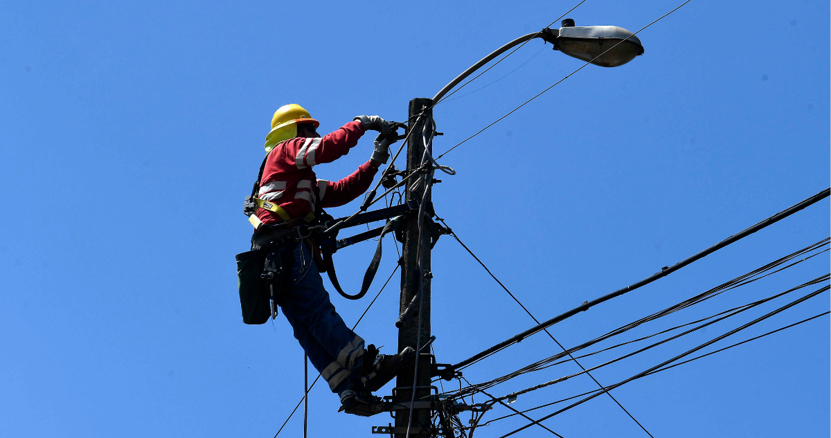 Así puedes presentar un reclamo en la SEC por corte de luz o “quema” de electrodomésticos