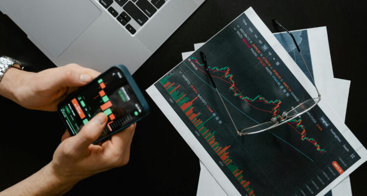 Inversión privada, desarrollo financiero y fondos de pensiones