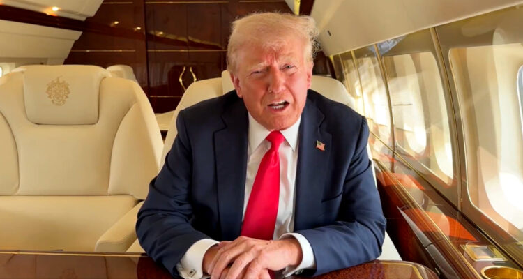 reportan-que-avion-de-donald-trump-habria-presentado-problemas-mecanicos-en-vuelo-y-que-desvio-rumbo