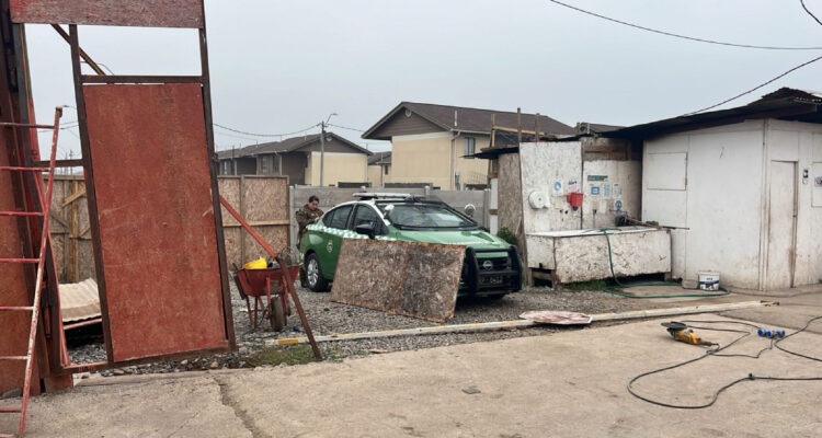 Hallan pierna humana en descomposición al borde de un canal en Maipú