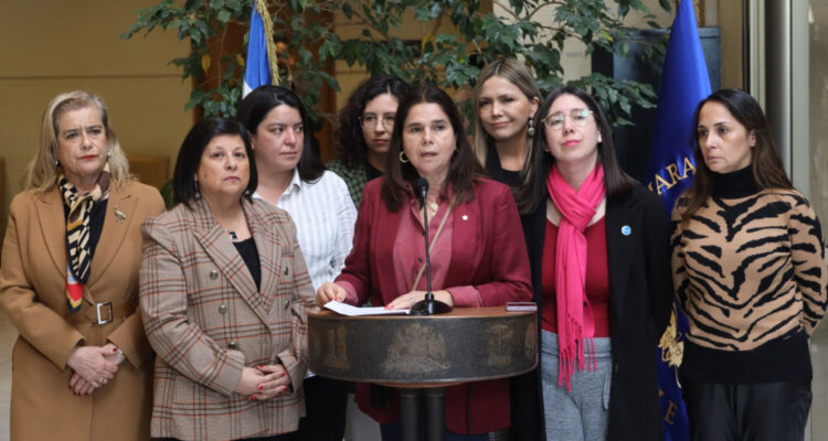 Diputadas RN proponen inhabilitar a “papitos corazón” como candidato presidenciales o al Congreso