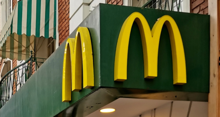 Logo de McDonald’s por robo en sucursal de Mallplaza Trébol
