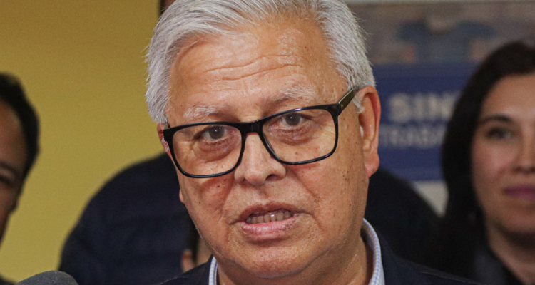 Senador Gastón Saavedra por formalización de alcalde de Coronel