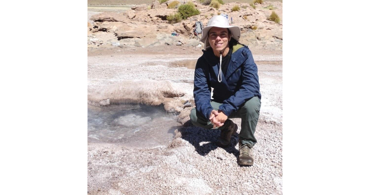  Joaquín Castillo, estudiante de Magíster en Ciencias con mención en Geología, encargado de Los análisis en el Salar de Atacama