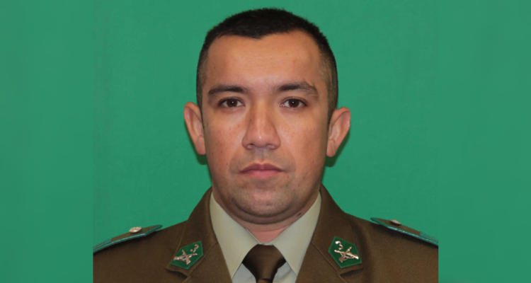 Sargento 2do y padre de dos hijos Rodrigo Puga, el carabinero asesinado afuera del Teatro Caupolicán