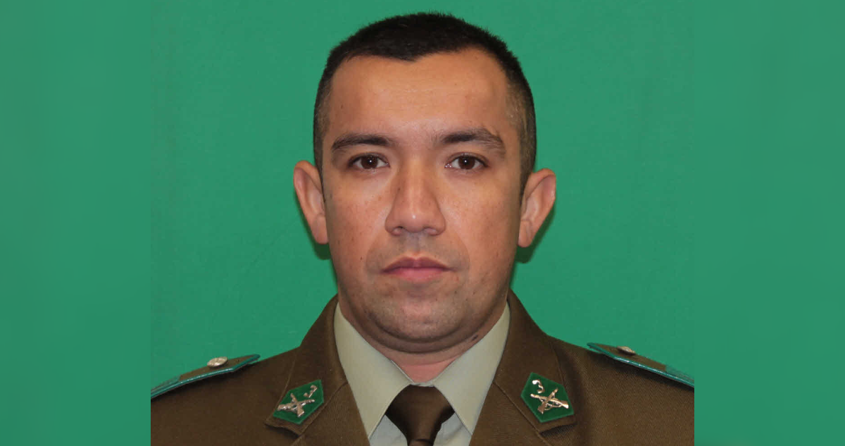 Sargento 2do y padre de dos hijos Rodrigo Puga, el carabinero asesinado afuera del Teatro Caupolicán
