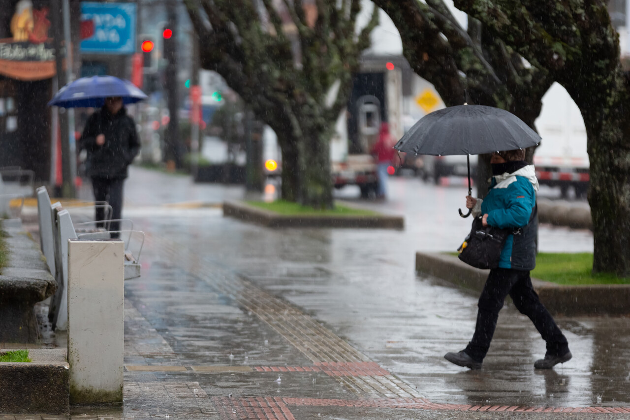Imagen de contexto por ingreso de nuevo sistema frontal a la Región de La Araucanía y por la suspensión de clases en Temuco.