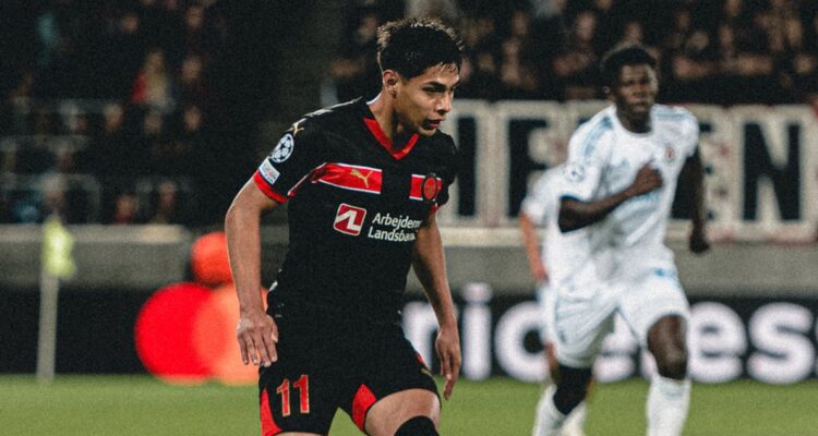 Darío Osorio tuvo acción en el duelo de su Midtjylland en Champions League.