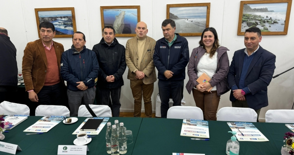Vista MInistro de Agricultura a Chiloé