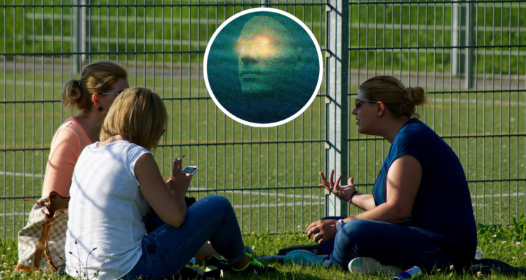 Cinco tips para conversar con una persona que cree en teorías conspirativas