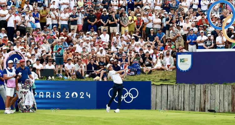Joaquín Niemann sigue peleando por el podio en Golf de París 2024.