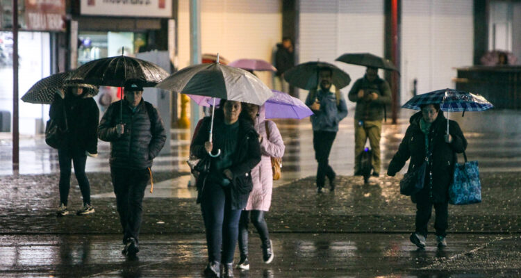 Tormenta eléctrica, chubascos, vientos y nieve: el pronóstico para este miércoles en la RM