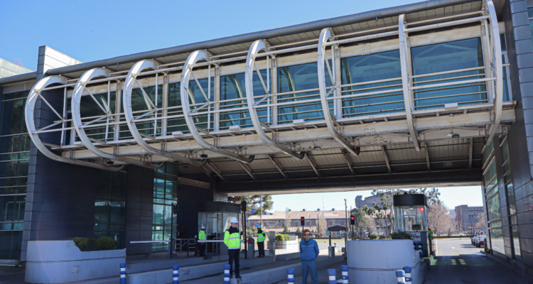 Frontis de Huachipato por compensaciones a trabajadores