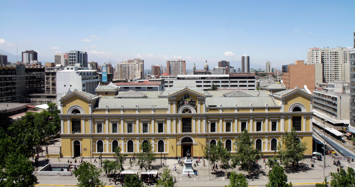 Universidad de Chile anuncia suspensión de actividades docentes de pregrado tras sistema frontal