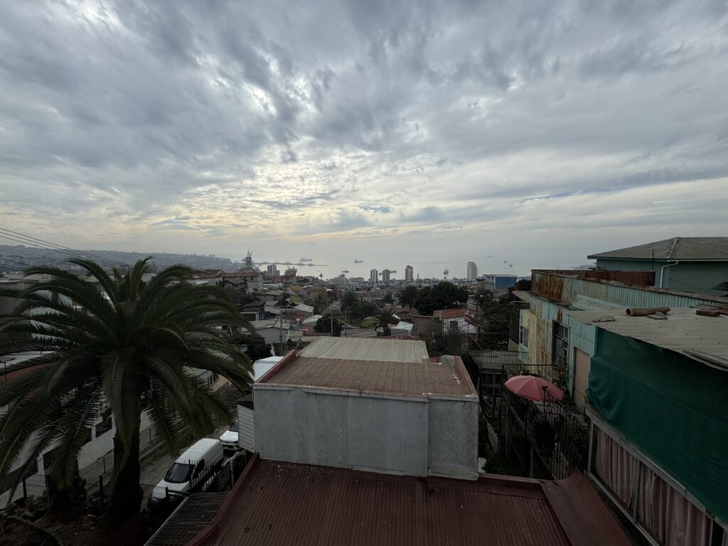 Mucho más que "La Sebastiana": así es turistear en Valparaíso desde los cerros Bellavista y Florida
