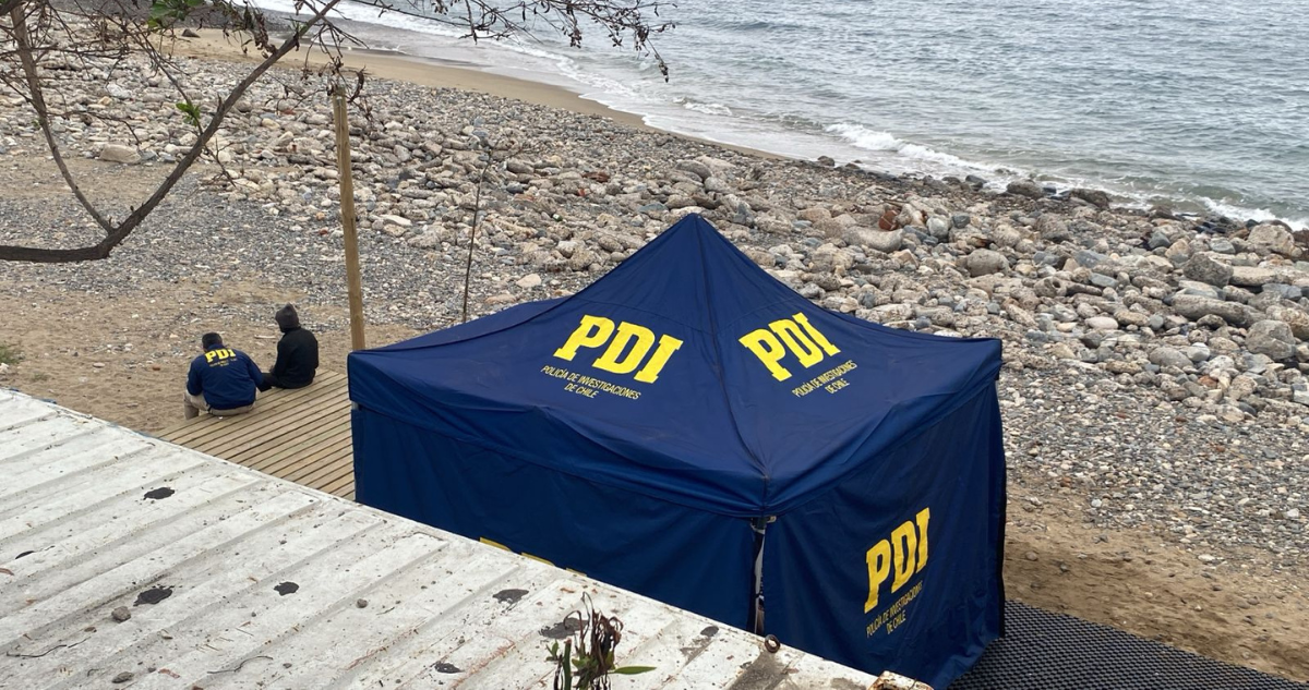 Hallan cadáver de una mujer flotando en playa San Mateo de Valparaíso