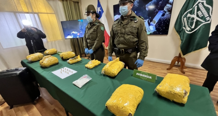 Detienen en Temuco a sujetos que trasladaban 8 kilos de droga en maletas desde RM: destino era Castro
