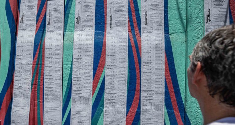 González habria vencido a Maduro con un 67% de los votos contra el 30% del mandatario, según el catastro de actas de la oposición.