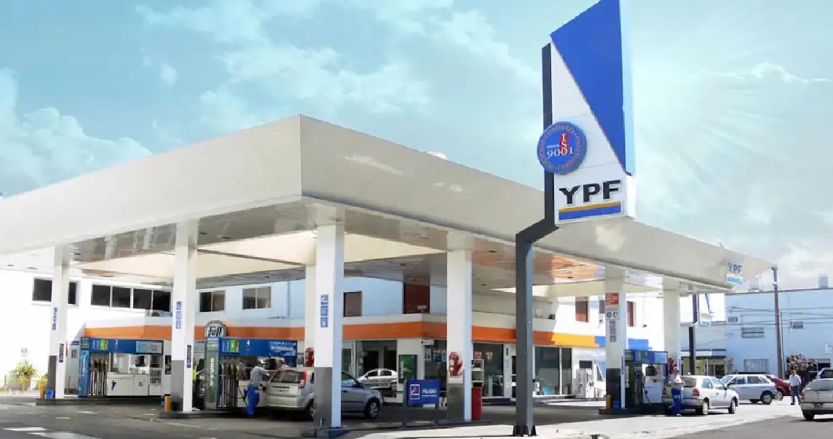 La petrolera argentina YPF sube sus ganancias un 65% en la primera mitad del año