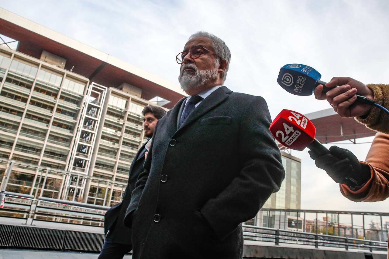 Imagen de Luis Hermosilla llegando al Centro de Justicia de Santiago.