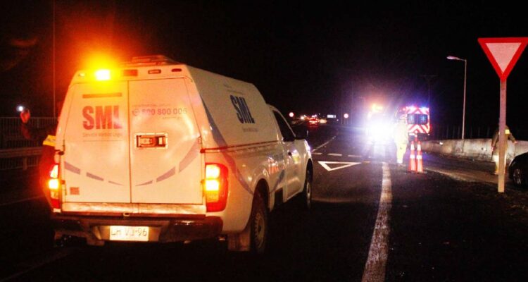 Dos muertos y un menor gravemente herido deja accidente en Ruta 5 Sur de la provincia de Bío Bío