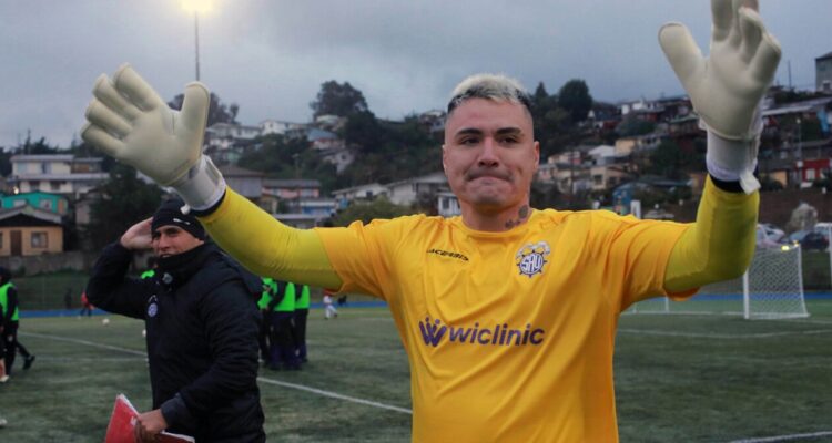 Cristóbal Campos presentó mejoras tras nueva operación en la ex Posta Central.