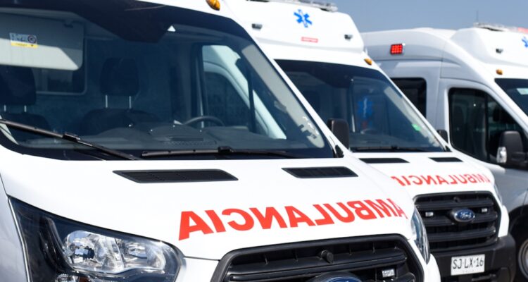 Alcaldes exigen al Minsal cumplir con entrega de vehículos para atención primaria: fue un compromiso del Presidente