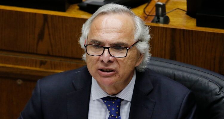 Defensa de exministro Chadwick por caso Audio: “Aún no hemos recibido citación alguna”