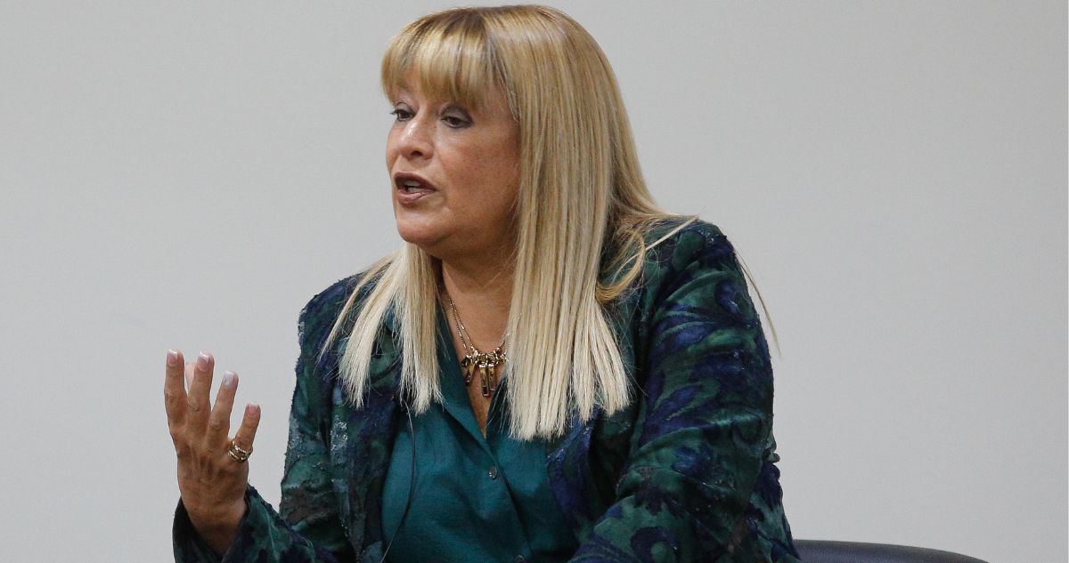 Suspensión de docencia de Ángela Vivanco en la UC fue solicitada por rector Ignacio Sánchez